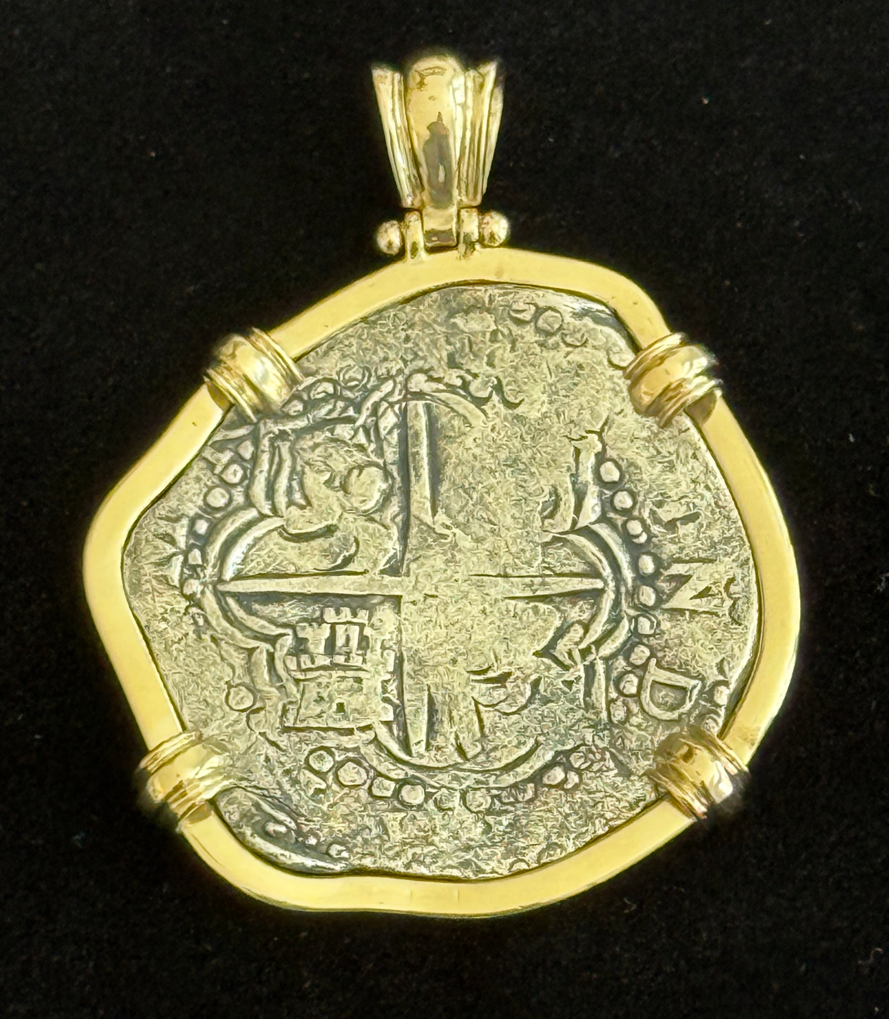 Atocha 8 Escudos Grade 1 Mounted in 14k Gold 11.9 grams