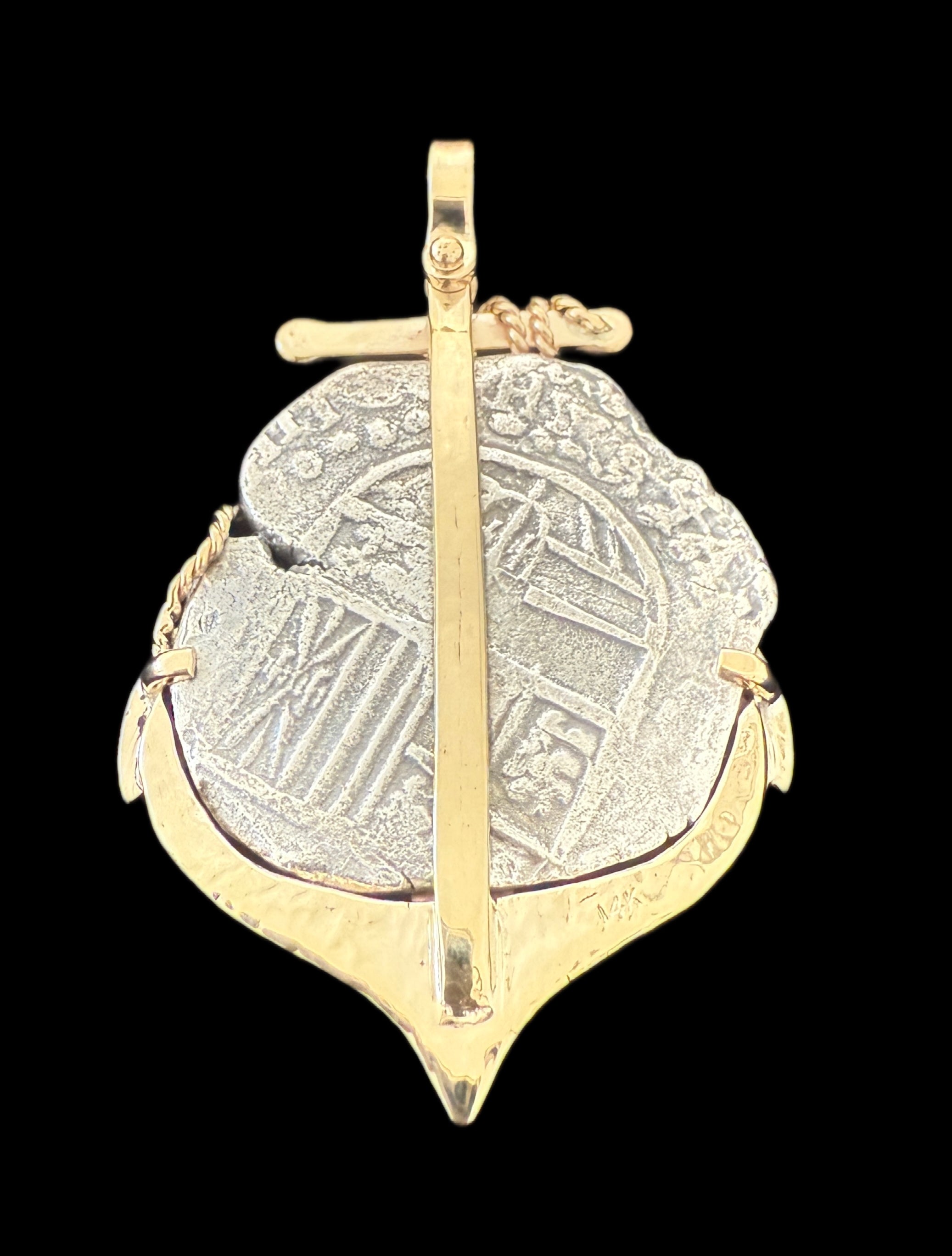 Atocha 8 Reales Grade 1 Dated 1620 Mounted in 14.1 grams 14k Gold