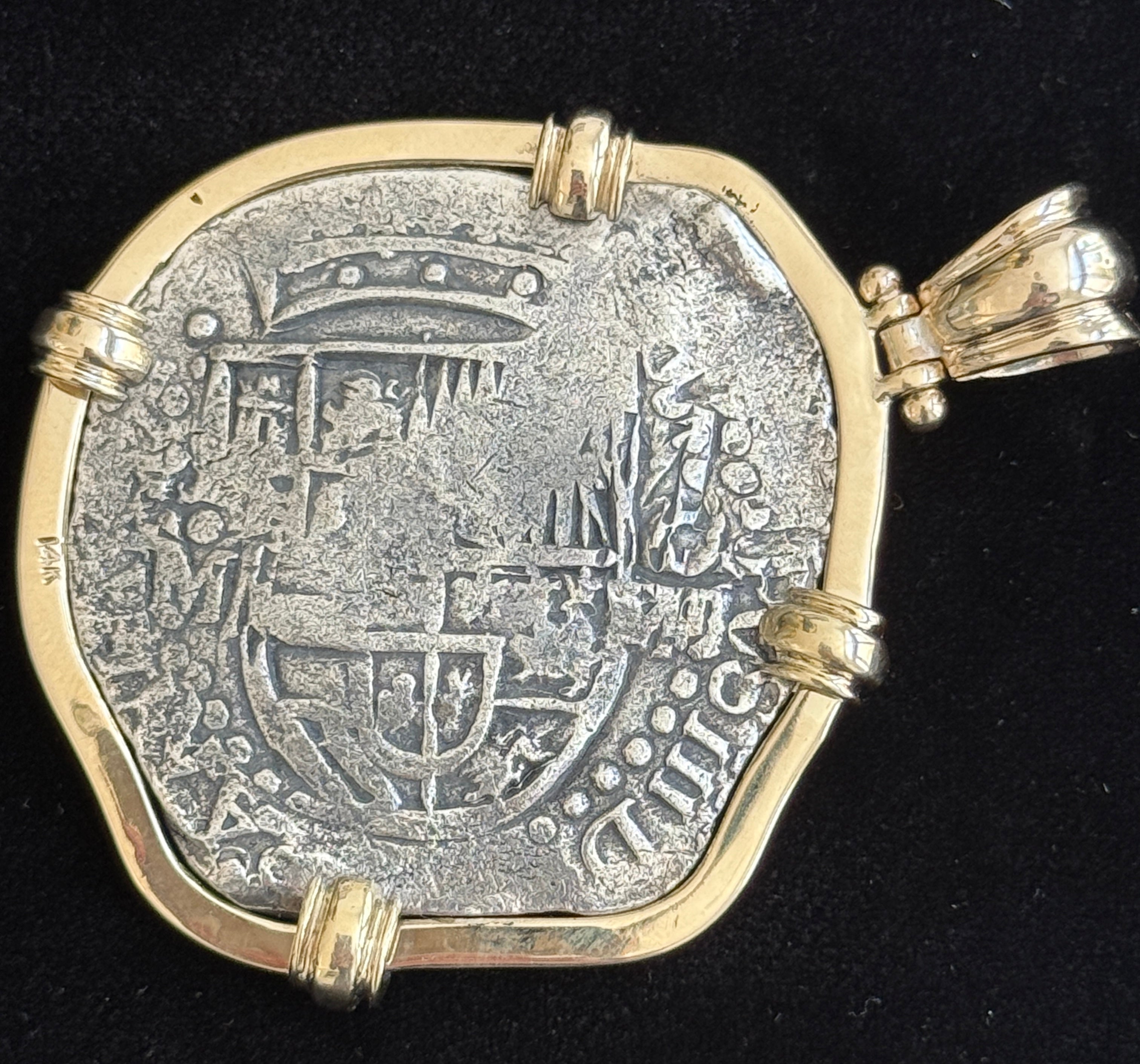 Atocha 8 Escudos Grade 1 Mounted in 14k Gold 11.9 grams