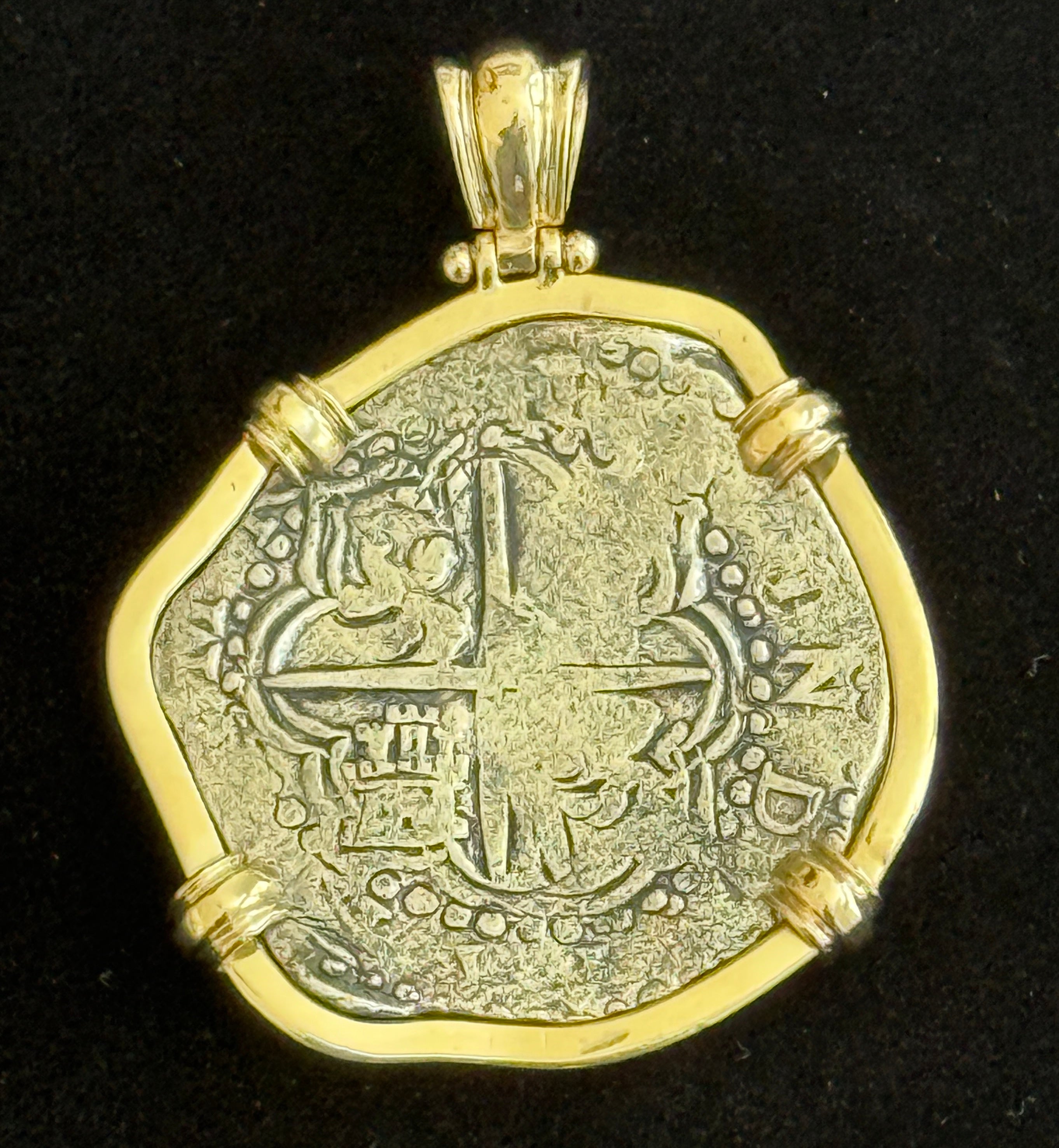 Atocha 8 Escudos Grade 1 Mounted in 14k Gold 11.9 grams