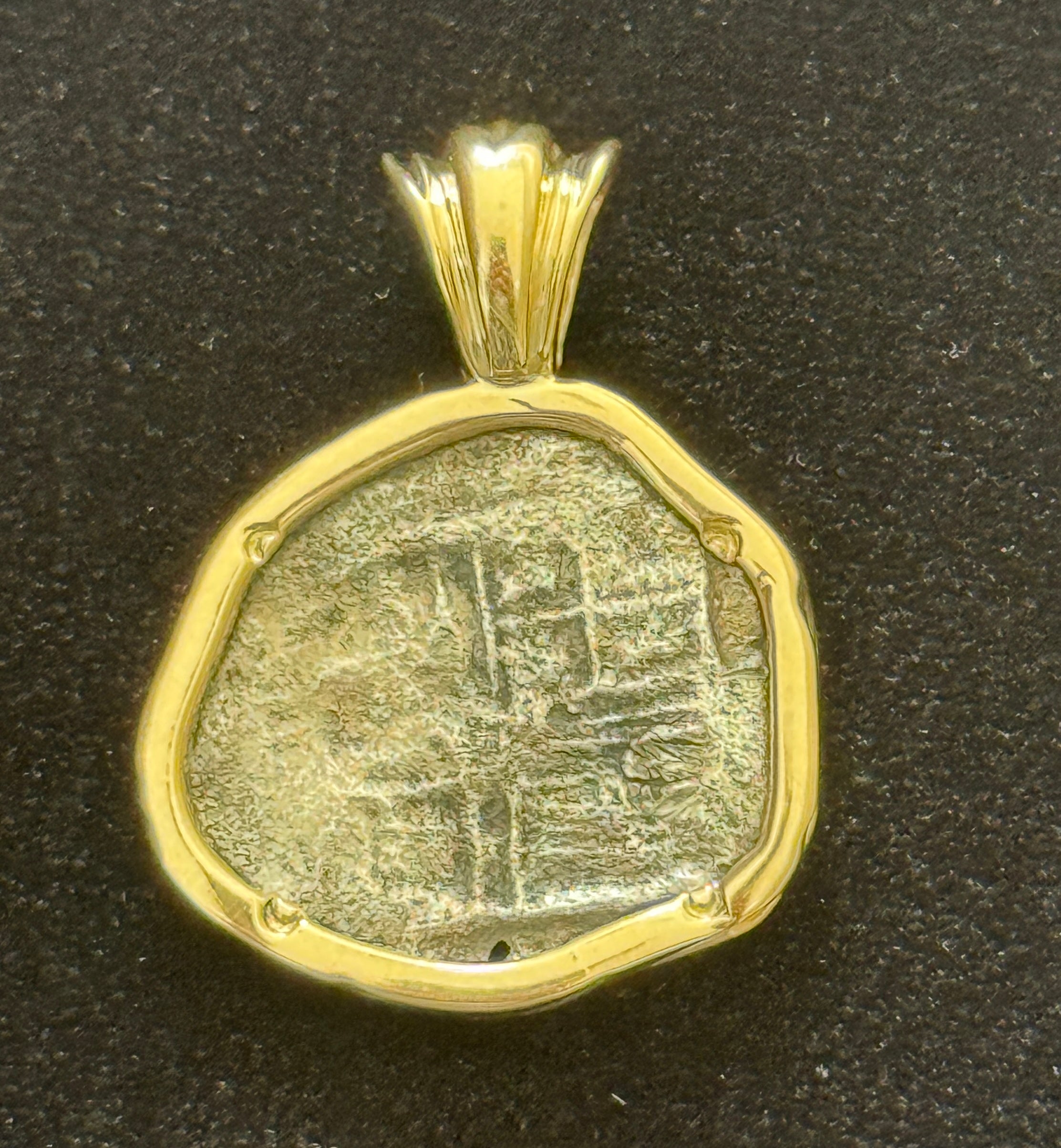 Atocha 1 Real Grade 2 Mounted in 14k Gold 3.1 grams and 0.18ct Diamonds Beautiful Coin