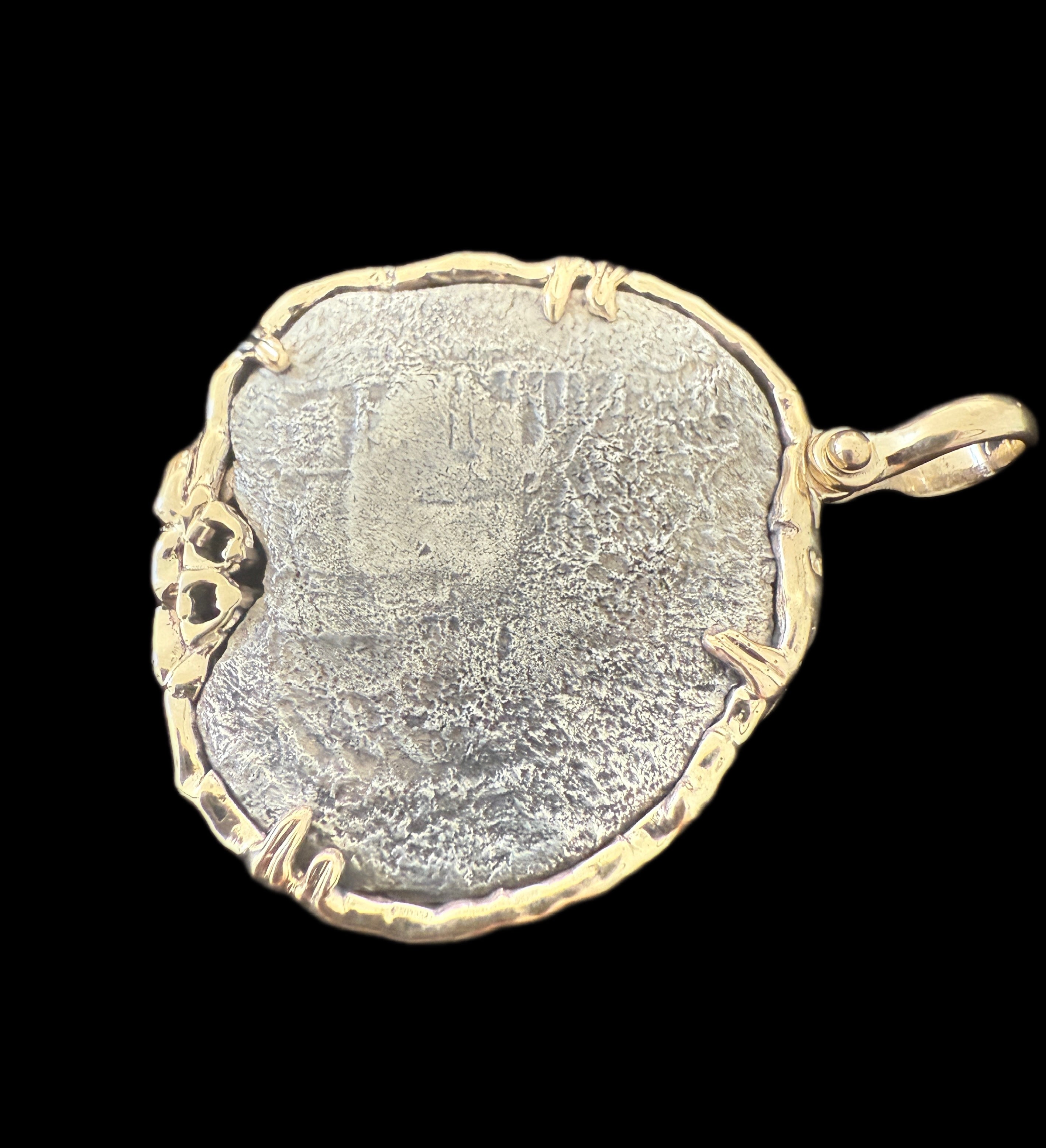 Santa Margarita 4 Reales Mounted in 5.6 grams 14k Gold, 0.08ct Diamond and 0.20ct Emerald.