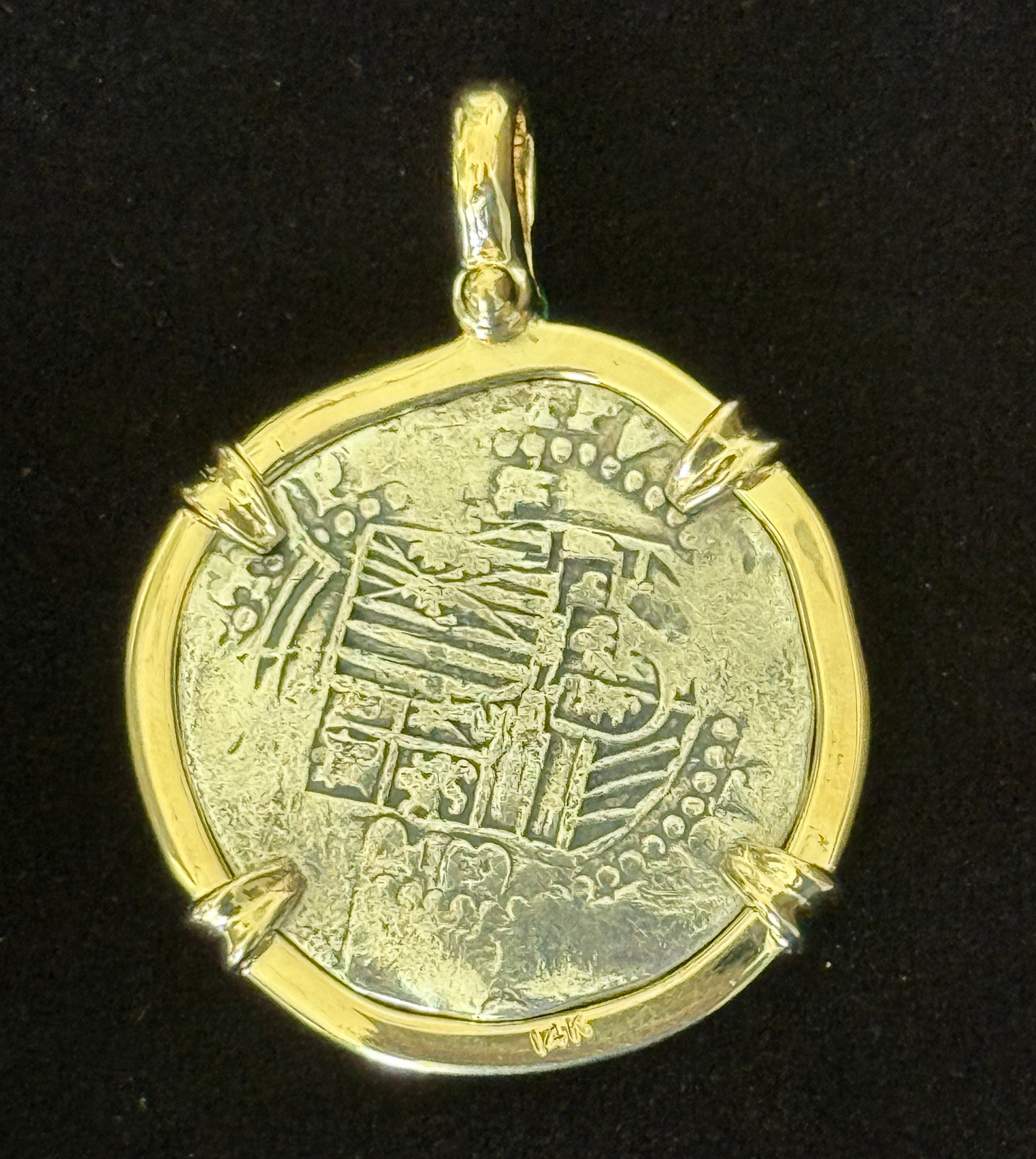 Atocha 2 Reales Grade 1 Mounted in 14k Gold and 0.17ct Emerald