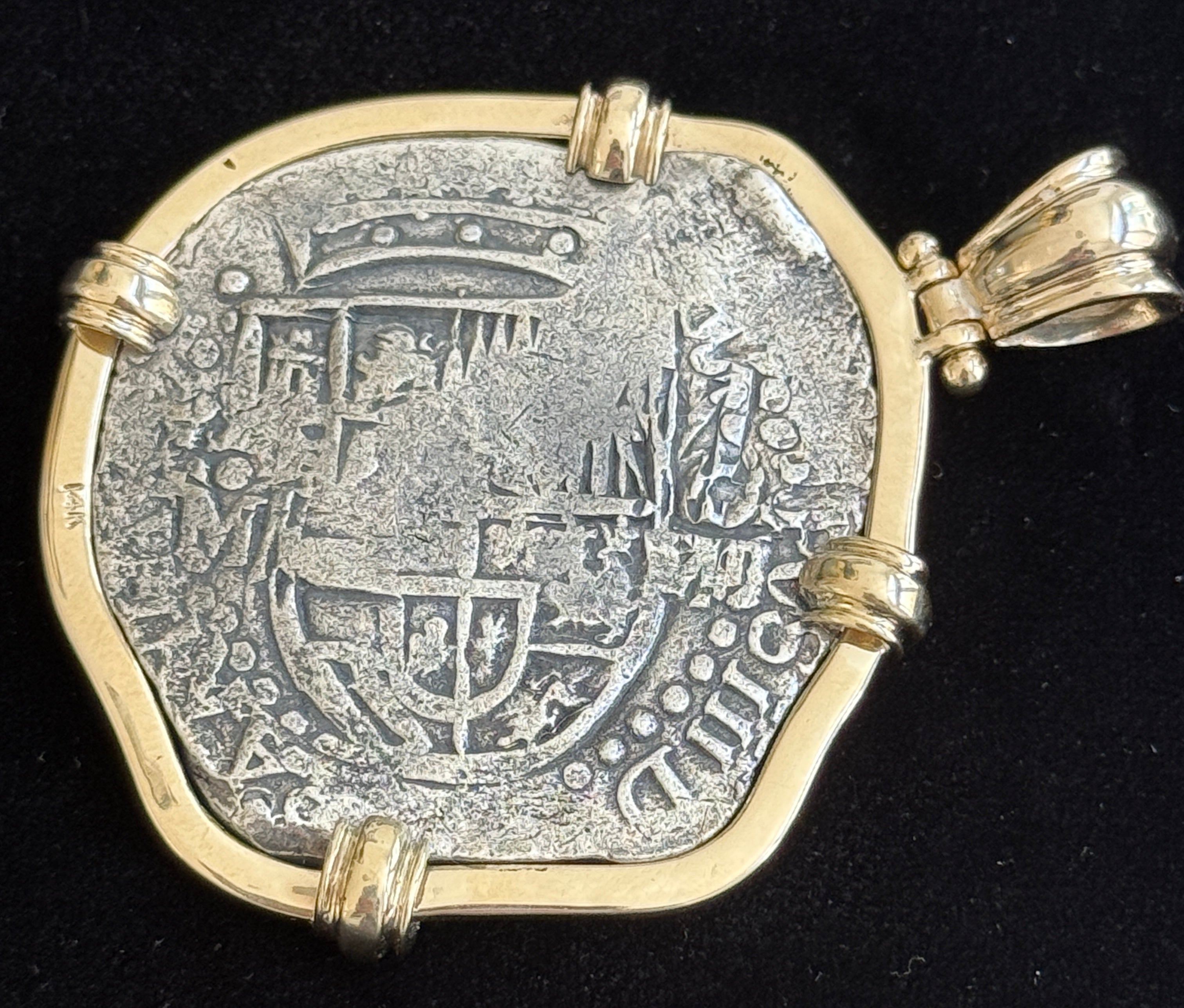 Atocha 8 Escudos Grade 1 Mounted in 14k Gold 11.9 grams